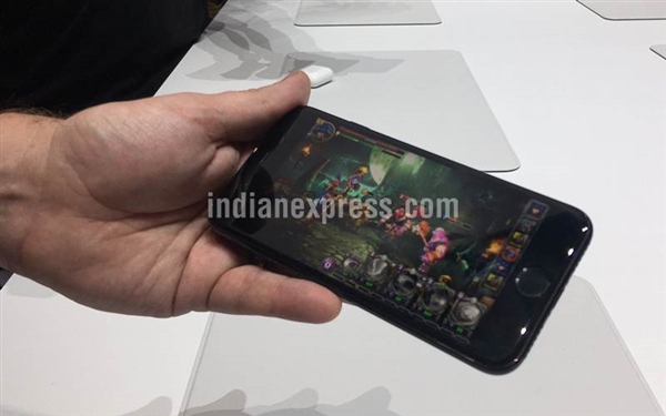 印度果粉拿到iPhone 7：心跳快了好几倍