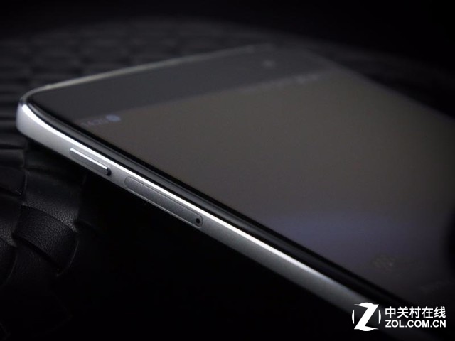 旗舰商务风 TCL 950天猫报价3299元 