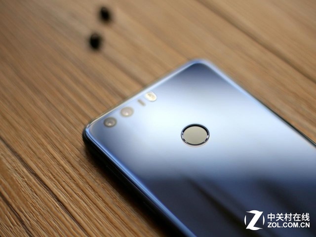 大家都在看 9月热度最高的八款安卓手机 