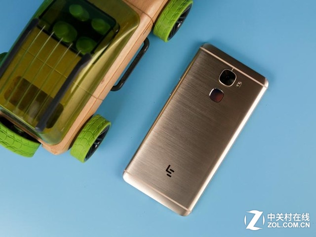 国庆换机小高潮 这几款手机入手定不亏 