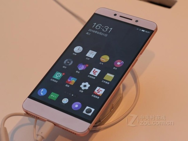 厉害了我的哥！这些智能手机自带“buff” 