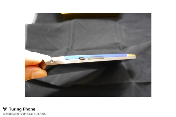 预购1年终到手！首款液态金属手机图灵开箱