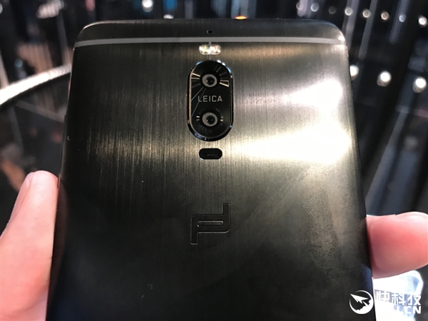 国内独家！华为Mate 9保时捷版现场图赏：2K曲屏
