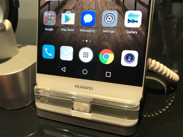 华为Mate 9陶瓷白高清图赏：清新利落