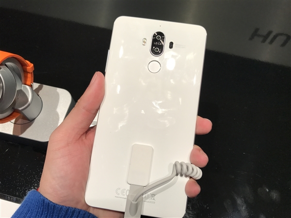 华为Mate 9陶瓷白高清图赏：清新利落