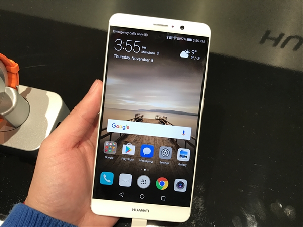 华为Mate 9陶瓷白高清图赏：清新利落