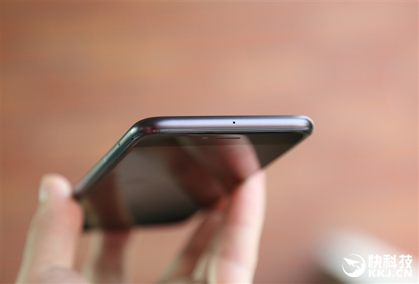 魅族PRO 6s开箱图赏：半年打磨的旗舰