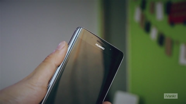 双曲面＋前置指纹！华为Mate 9 Pro开箱视频