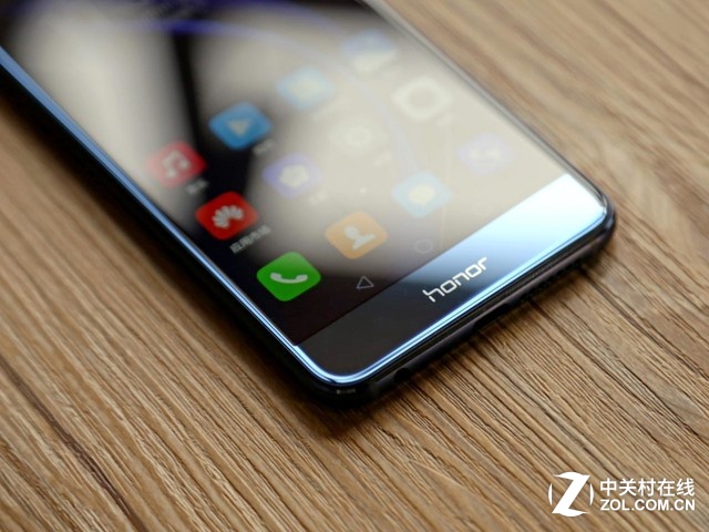 大家都在看 9月热度最高的八款安卓手机 