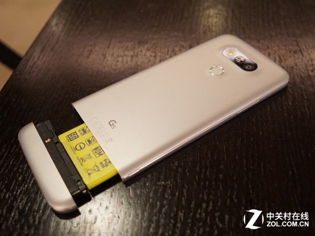 暗夜深空极致配色 8大设计独一手机推荐 