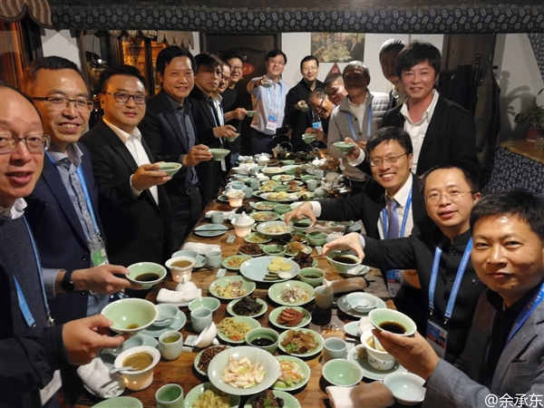 余承东秀Mate 9乌镇夜拍：杠杠的！