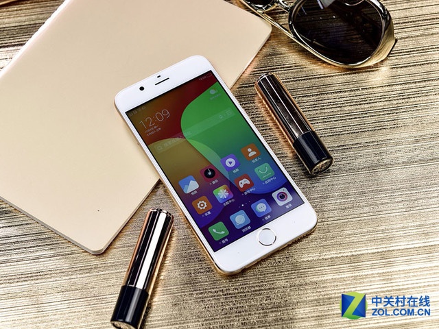 秒玩自拍 这些手机快让修图软件跪安了 