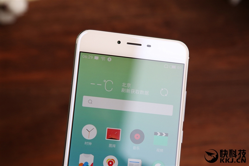 联发科Helio P20全球首发 魅蓝X手机评测