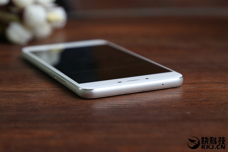 联发科Helio P20全球首发 魅蓝X手机评测