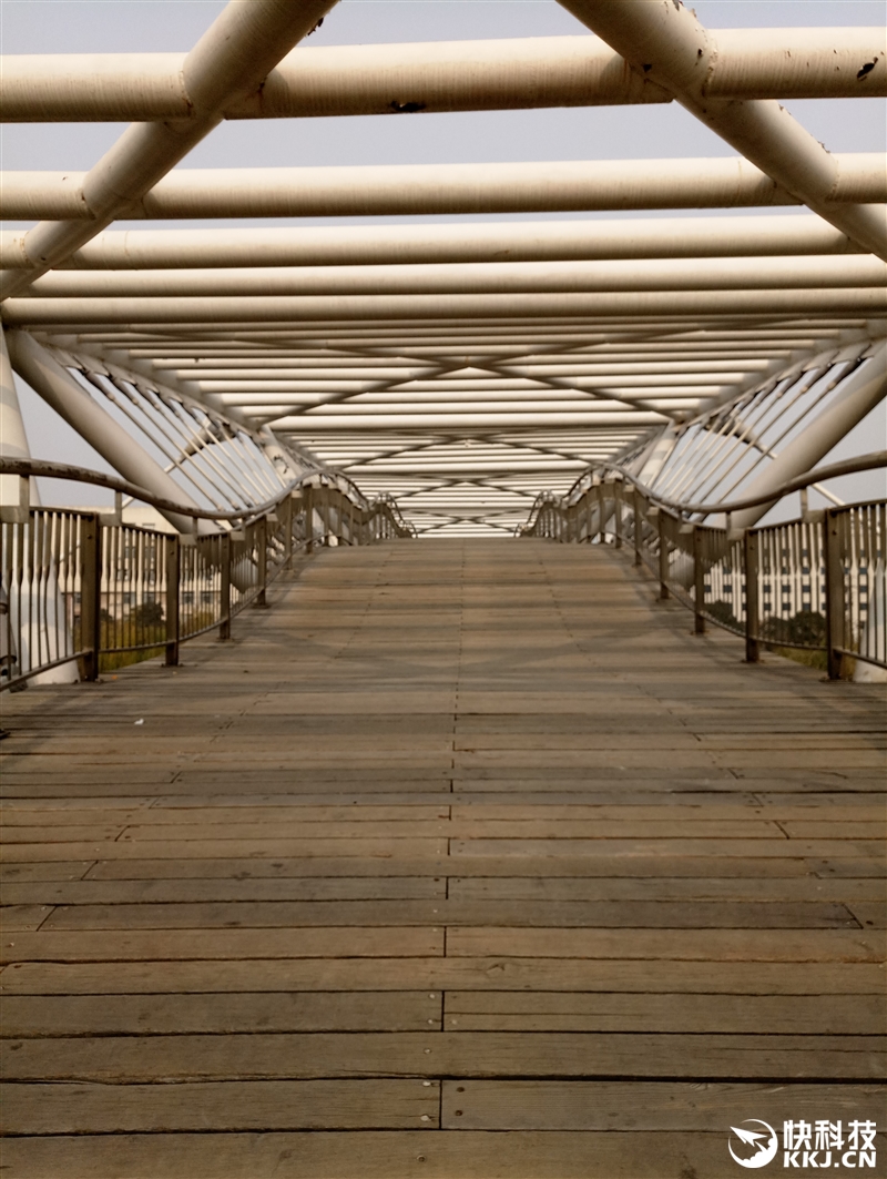 联发科Helio P20全球首发 魅蓝X手机评测