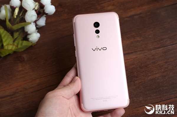 萌神代言！vivo Xplay6开启预约：四曲面屏/4498元