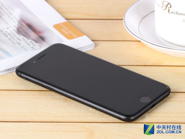 钱不够天猫凑 小伙无息分期带走iPhone7 