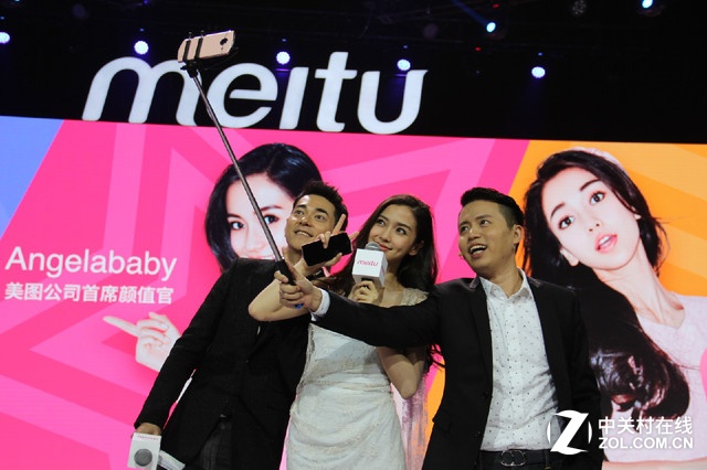 手机+相机+美女 美图V4手机发布会回顾