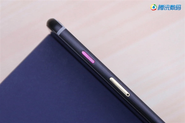 土豪玩物 定制版iPhone 6S长这样