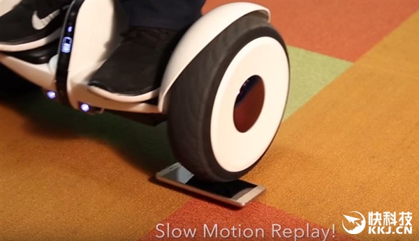 899元红米Note 3屏幕强度测试：汽车压不坏