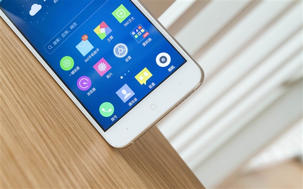 599元！360新款手机F4图赏：对称美学