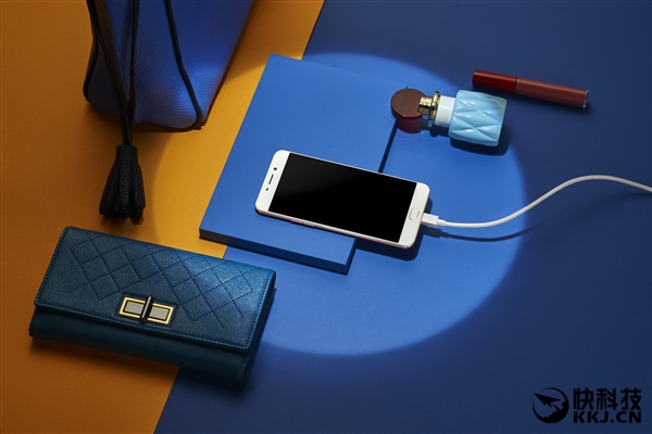 2799元！OPPO拍照新旗舰R9首日销量公布：卖疯