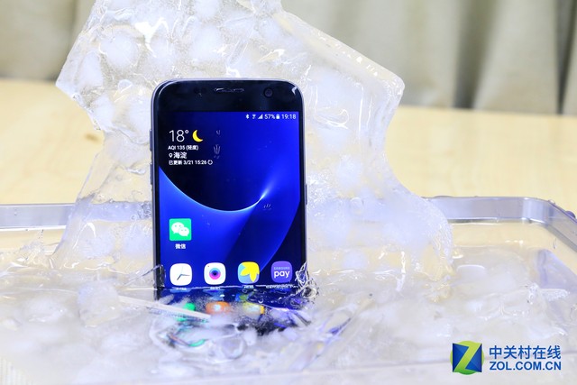 冰冻挑战！ 如何把三星盖乐世S7变冰棍 