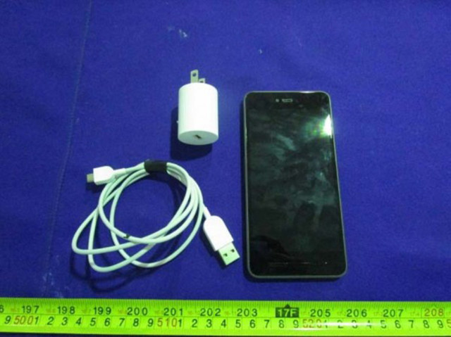 杀入美国市场？锤子手机T2通过FCC认证 