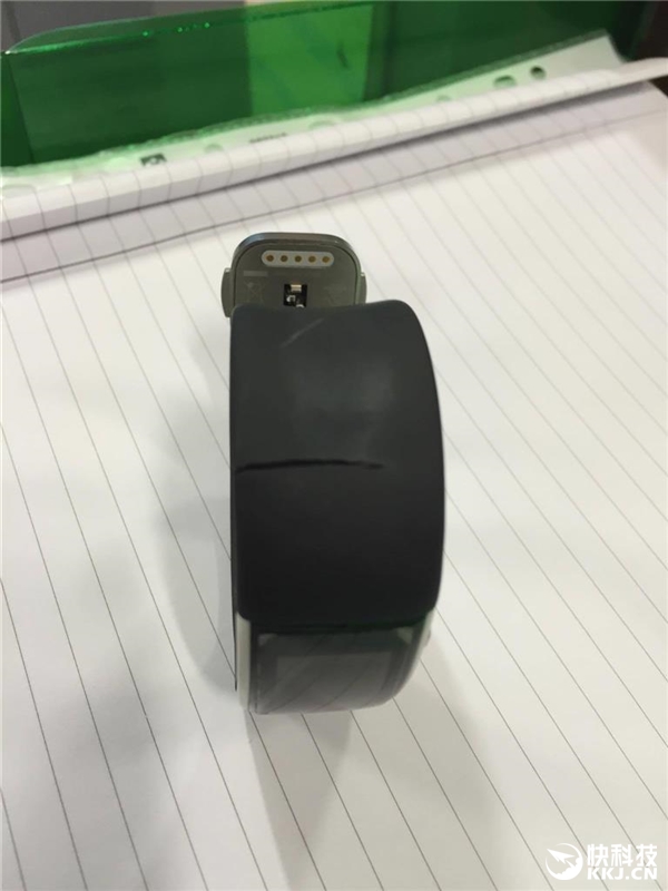 触目惊心！微软手环2腕带大量开裂