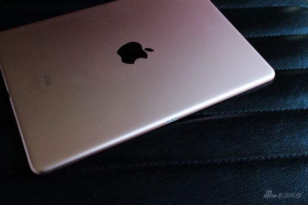 9.7寸新iPad国行玫瑰金图赏：从内到外的靠谱升级