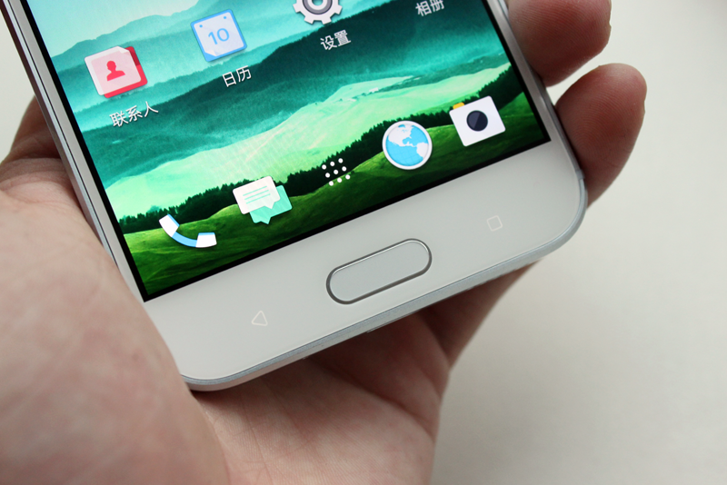 3799元！HTC 10上手体验：拍照媲美GS7