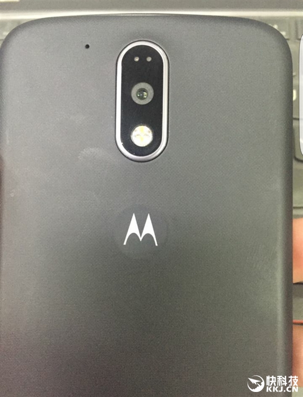 摩托罗拉4G Plus真机曝光：超大正面指纹识别