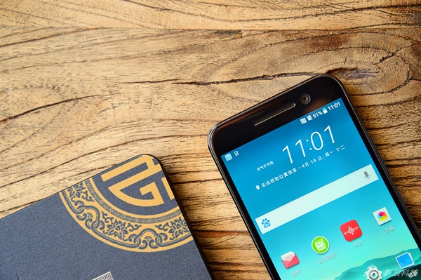 国行HTC 10图赏：下巴终于变了