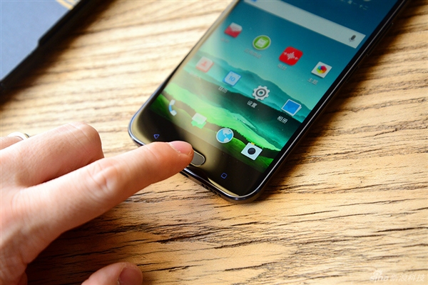 国行HTC 10图赏：下巴终于变了