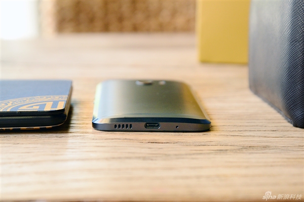 国行HTC 10图赏：下巴终于变了
