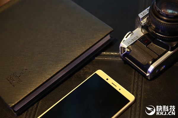 nubia全金属新机X8大曝光：6.44寸+骁龙820！