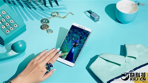 雷军大秀小米Max真机：不够好！