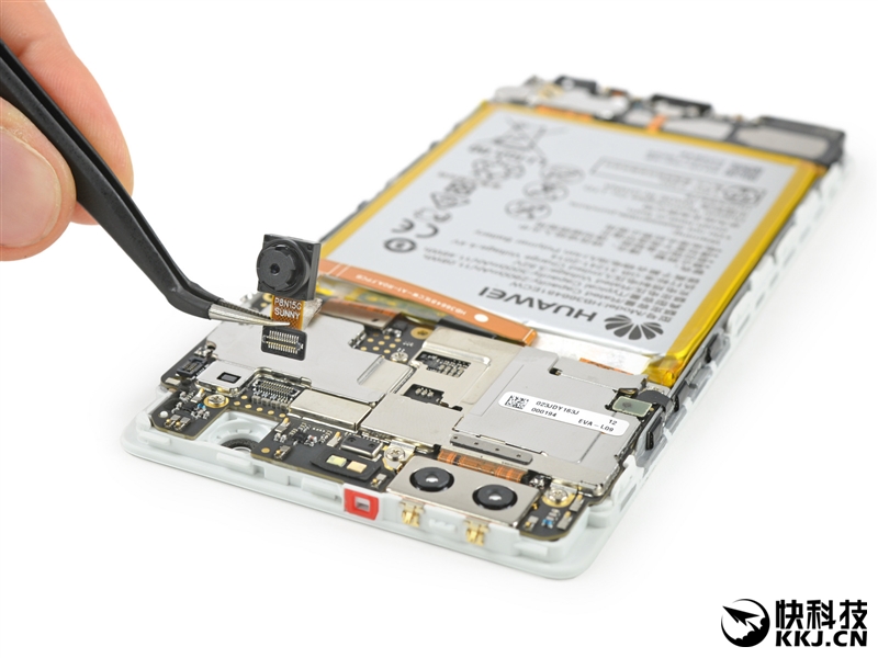 双镜头的秘密！华为P9高清拆解：瞧 那颗螺丝