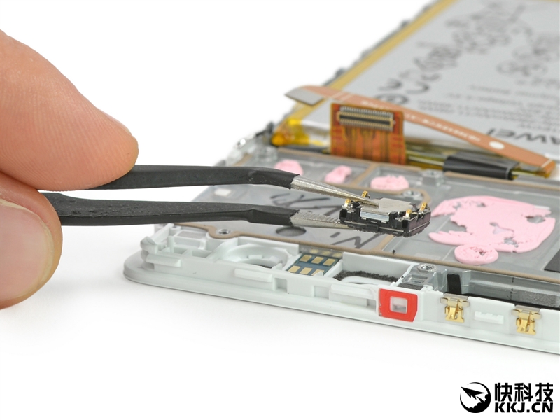 双镜头的秘密！华为P9高清拆解：瞧 那颗螺丝