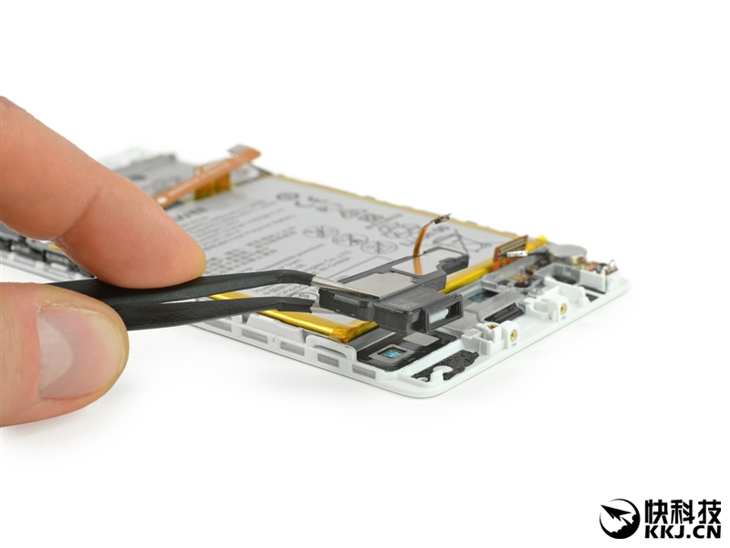 双镜头的秘密！华为P9高清拆解：瞧 那颗螺丝