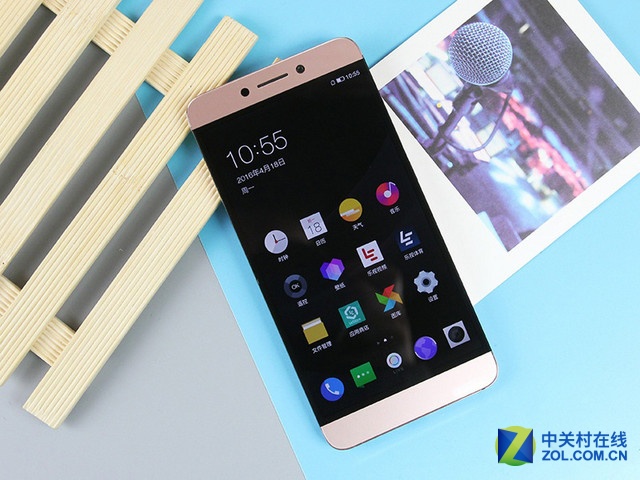 走出同质化泥潭 盘点那些独一无二的手机 