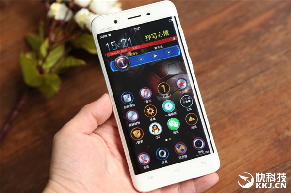 帅爆！《美国队长3》定制Xplay5旗舰版图赏