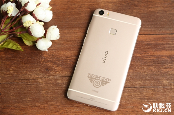 帅爆！《美国队长3》定制Xplay5旗舰版图赏