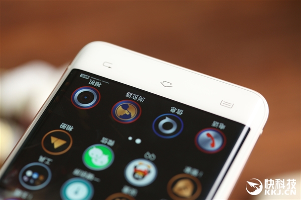 帅爆！《美国队长3》定制Xplay5旗舰版图赏