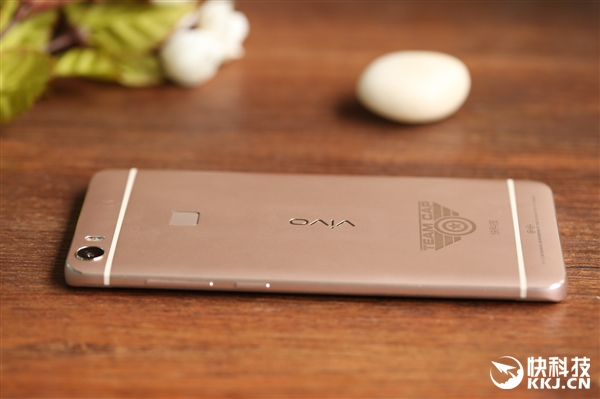 帅爆！《美国队长3》定制Xplay5旗舰版图赏