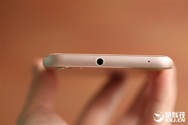 帅爆！《美国队长3》定制Xplay5旗舰版图赏