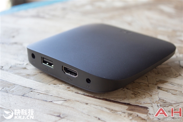 美国首发！小米4K电视盒、游戏手柄上手：性价神器