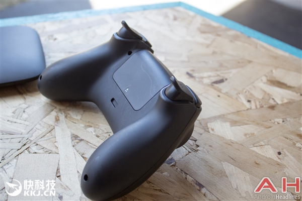 美国首发！小米4K电视盒、游戏手柄上手：性价神器