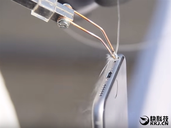 看的我肝儿颤：iPhone 6S暴力强改iPhone 7 Plus