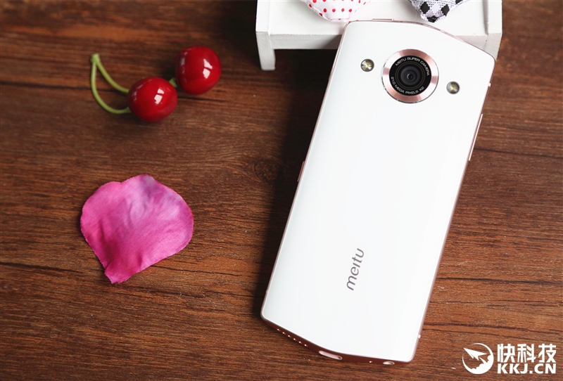 前置2100万美颜效果如何？美图M6评测